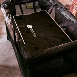 4Moms Playpen