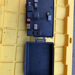 2010 dodge charger 3.5 power modue fuse box part