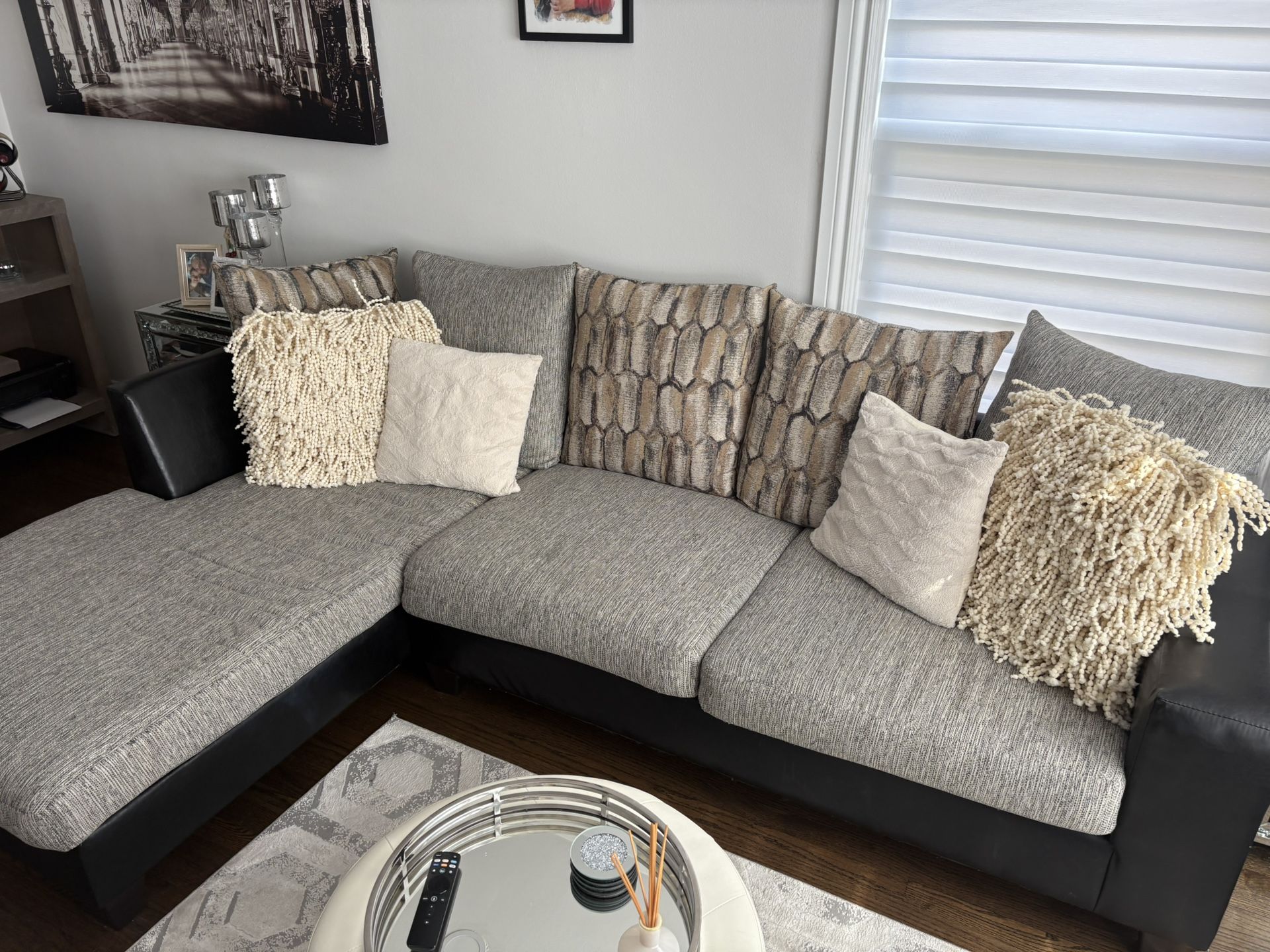 Left Arm Facing Chaise Sectional 