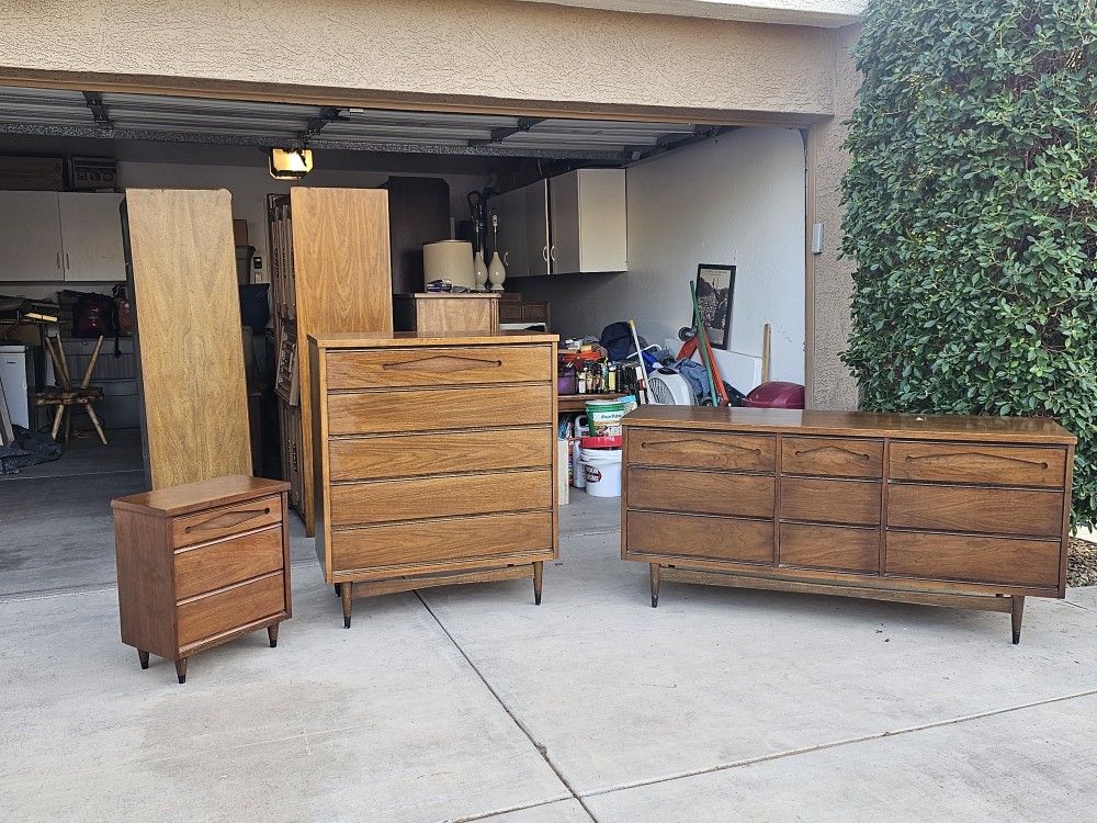 Mid Century Dresser Set
