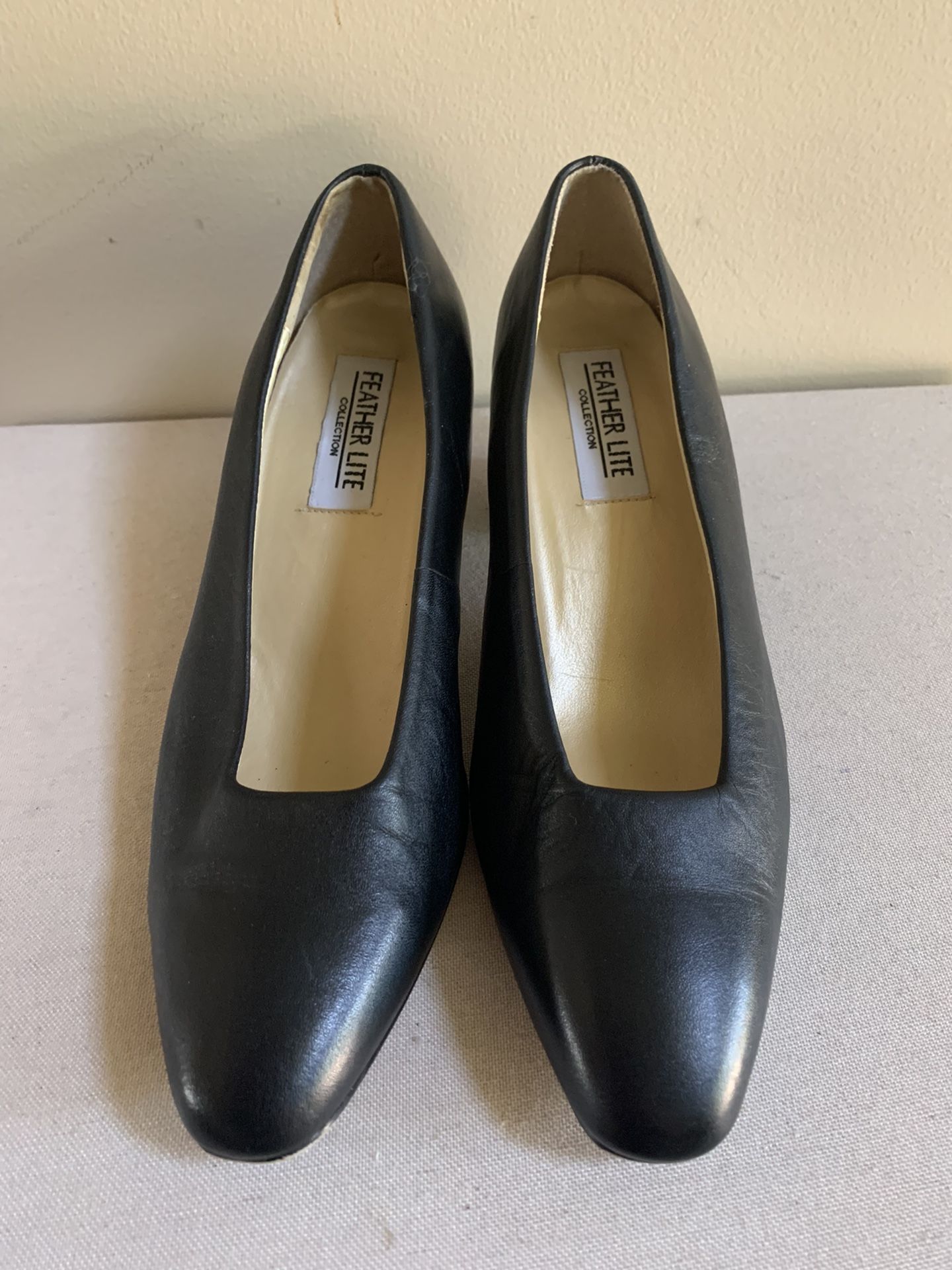 Feather Lite Collection Low Heel Pumps Size 8