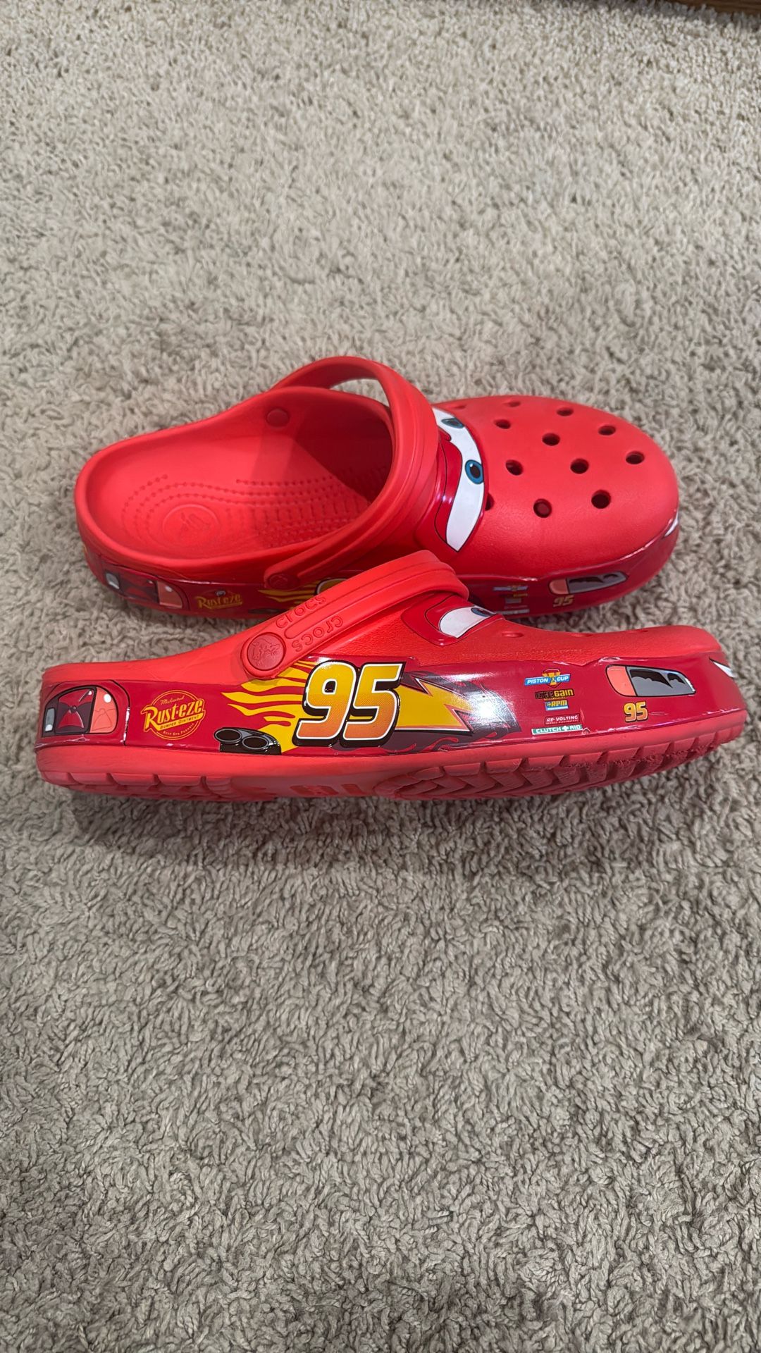 Crocs Classic Clog Lightning McQueen | 205759-610 | Laced