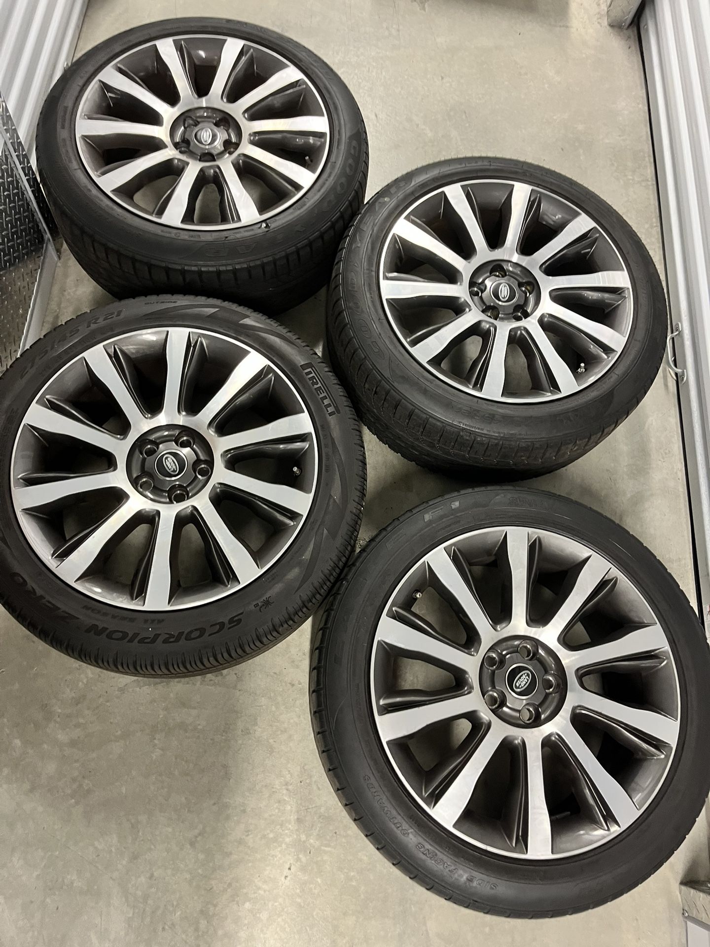 Range Rover 21inch Autobiography Wheels Set With Tires