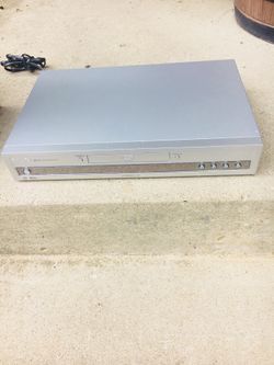 Philips DVD player with remote pick up only Hilliard