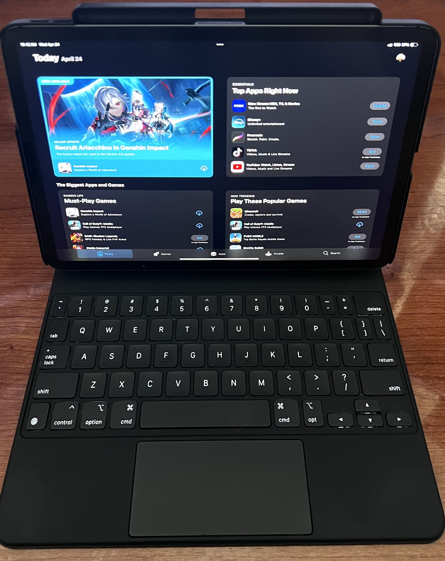 11” iPad Pro w/ Magic Keyboard