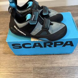 NEW Scarpa Force Climbing Shoes – Size Men’s 11.5)