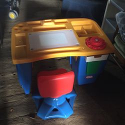 Little tikes desk with chair