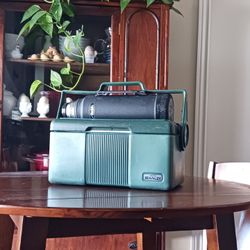 Vintage Aladdin Stanley Lunchbox and Thermos.
Made in USA