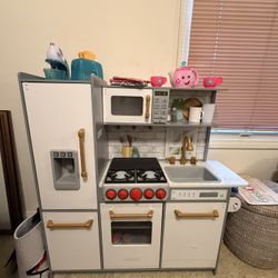 KidKraft Uptown Play Kitchen 