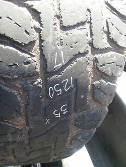 35x12.50 17 four Toyo truck tires $20each