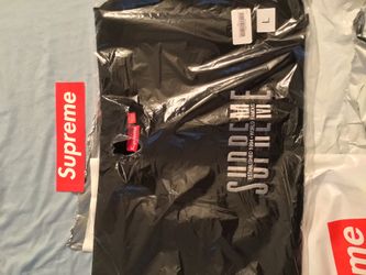 Supreme World Famous Crewneck