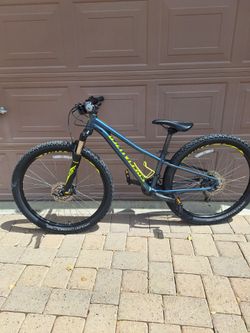 SPECIALIZED PITCH EXPERT 27.5 INCH MOUNTAIN BIKE ( EXTRA SMALL)