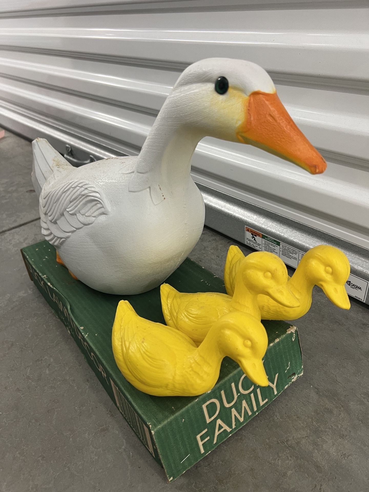 Vintage Plastic Duck And Ducklings Lawn Statues, Lawn Art 