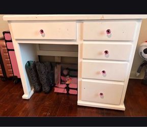 Vanity desk/mirror