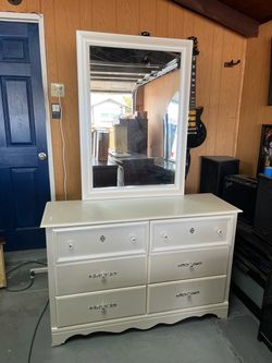 PRINCESS style DRESSER