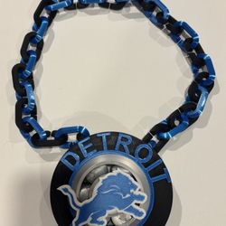 Detroit Lions spinner necklace