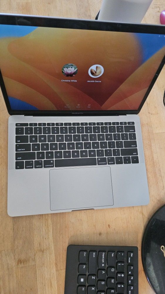 2017 MacBook Pro 14,1