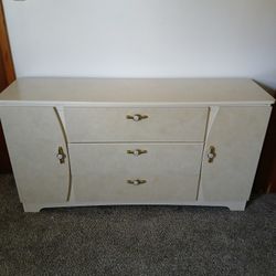 4 Piece Bedroom Set (Queen)