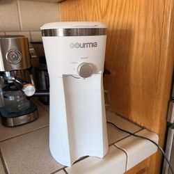 Cold brew coffee maker