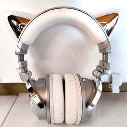 Limited edition, Brookstone Ariana Grande headphones