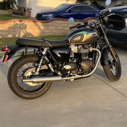 2024 Triumph Bonneville T100 W/Warranty