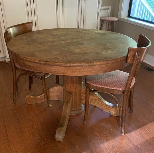 Old Oak Table And Chairs