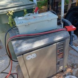 GNB INDUSTRIAL BATTERY CO FORKLIFT BATTERY CHARGER 1PH 24V, FER100 12-600 S1