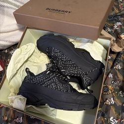 Burberry Men Sneaker