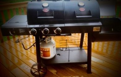 Texas Trio 4-Burner Dual Fuel Grill with Smoker in Black