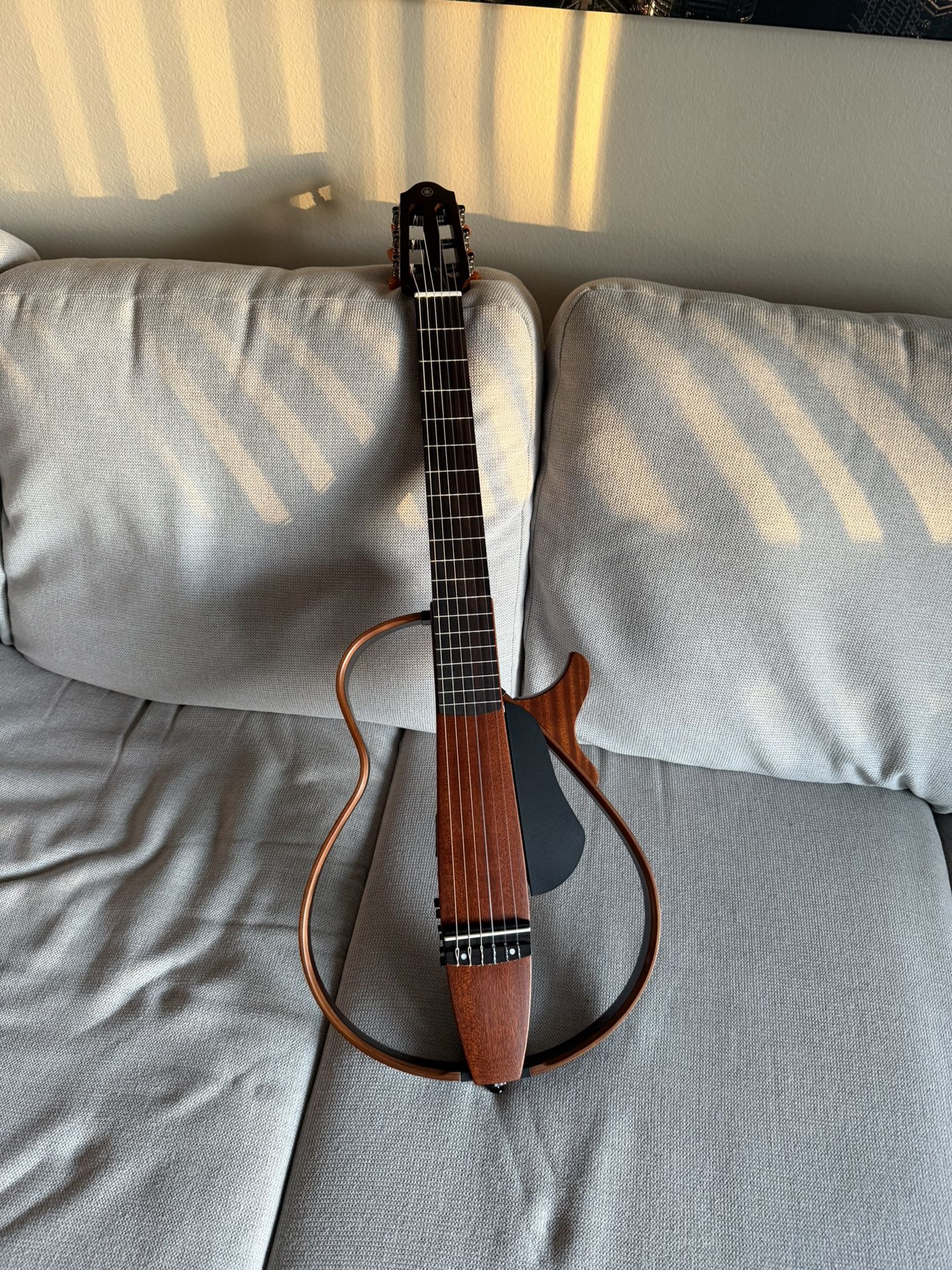 Yamaha SLG200N NT Nylon String Silent Guitar. Natural