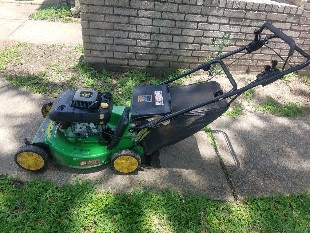 John Deere self propelled lawn mower