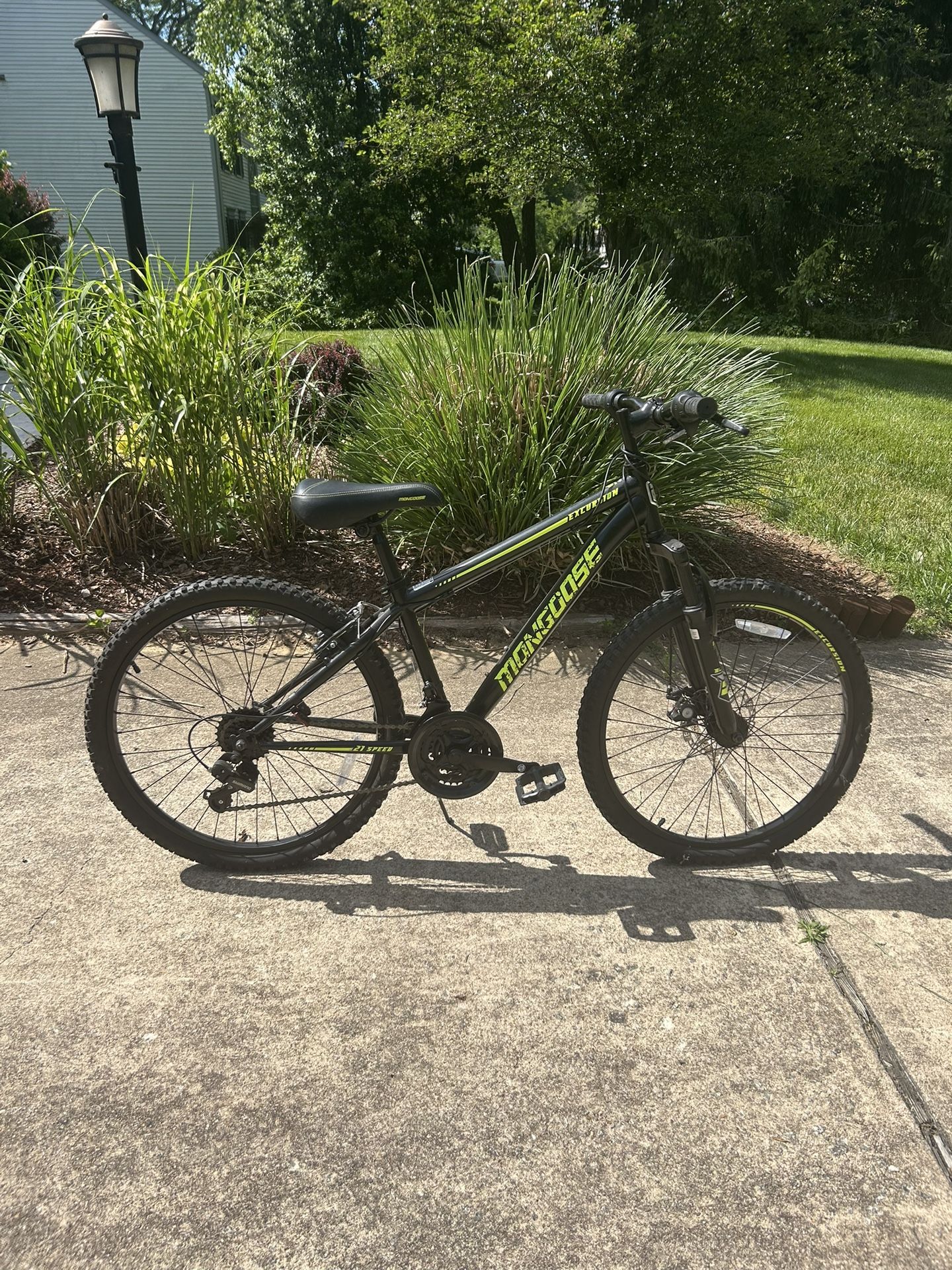 Mongoose Exlipse 21-Speed Youth Mountain Bike- Great Condition