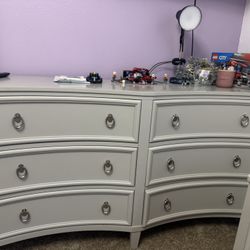 Grey Curved Dresser | Gavetero