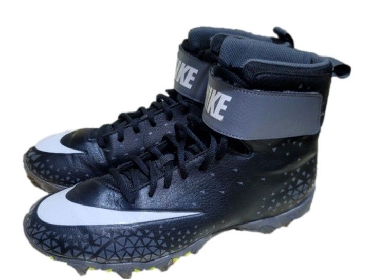 Nike Savage Shark Cleats