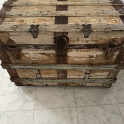 Antique Steamer Trunk 