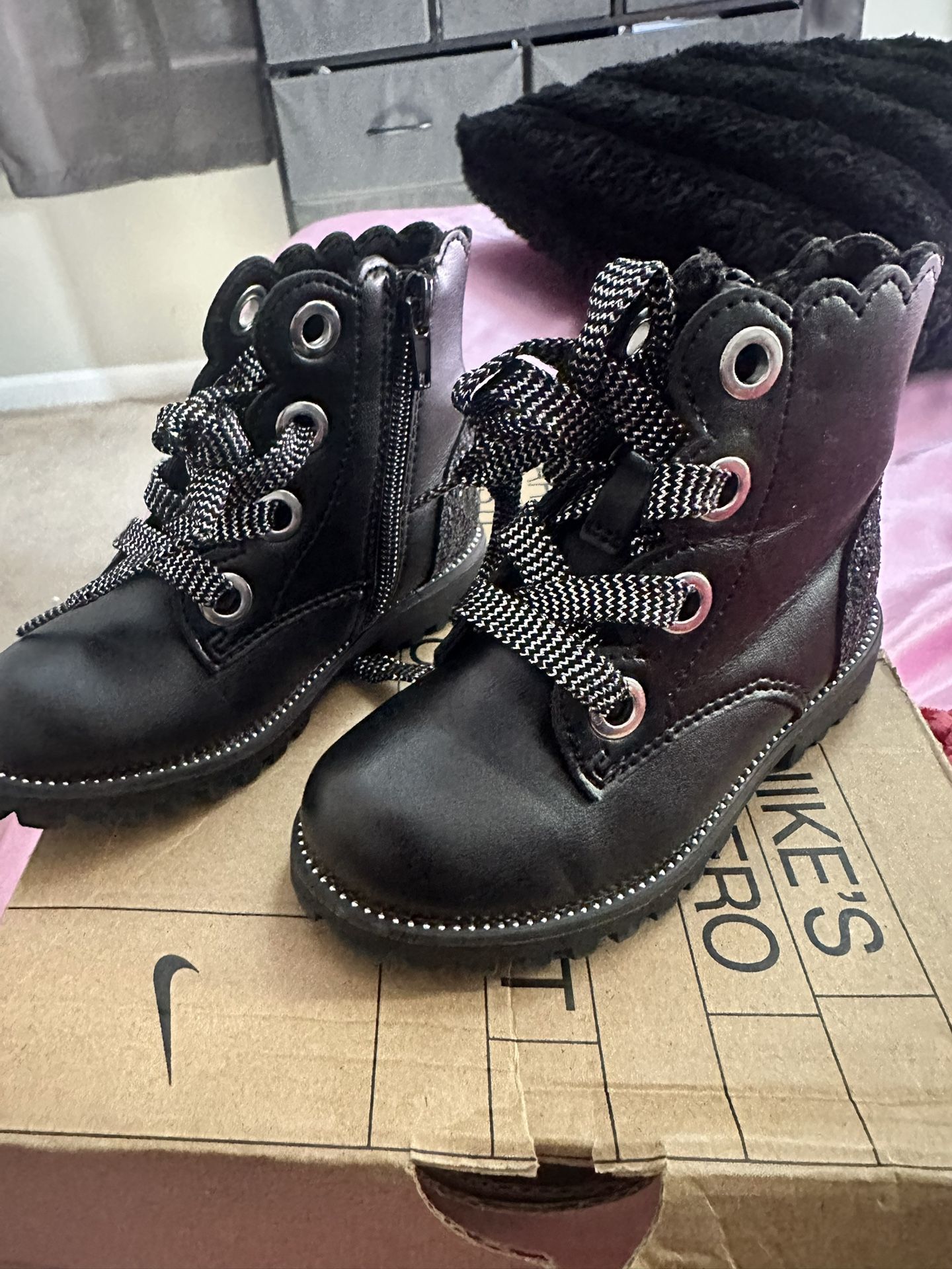 Black Lace-up Boots 