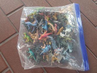 90 pc Animal rubber figures