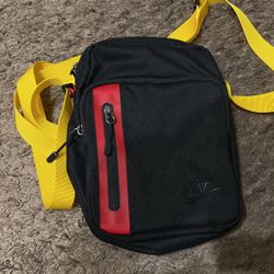 Nike tech Sling Bag 