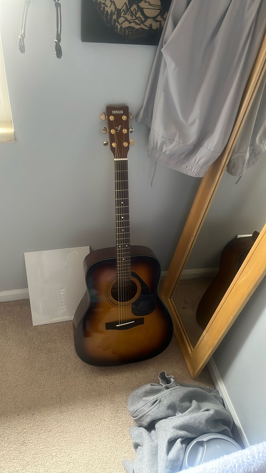 Yamaha F335 Great Condition With Capo