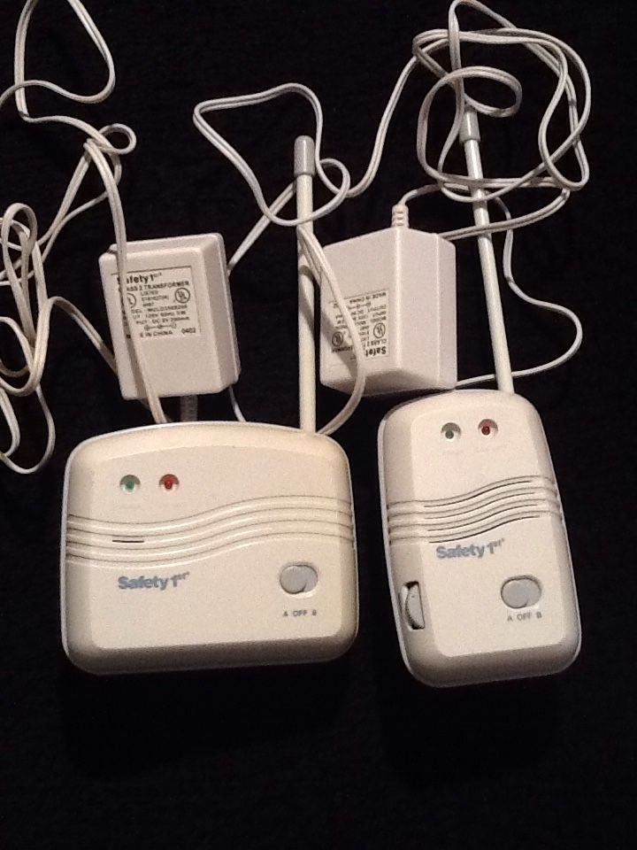 Safety 1st baby monitor and safety belt clipp