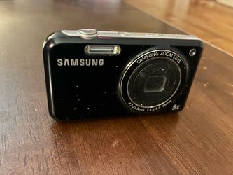 Samsung DualView / Dual Screen point-and-shoot digital camera
