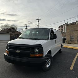 2007 Chevy Express 2500 Extended V8 6.0