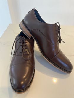 Like New men shoes size 11W
