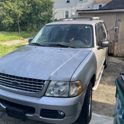  2004 Ford Explore