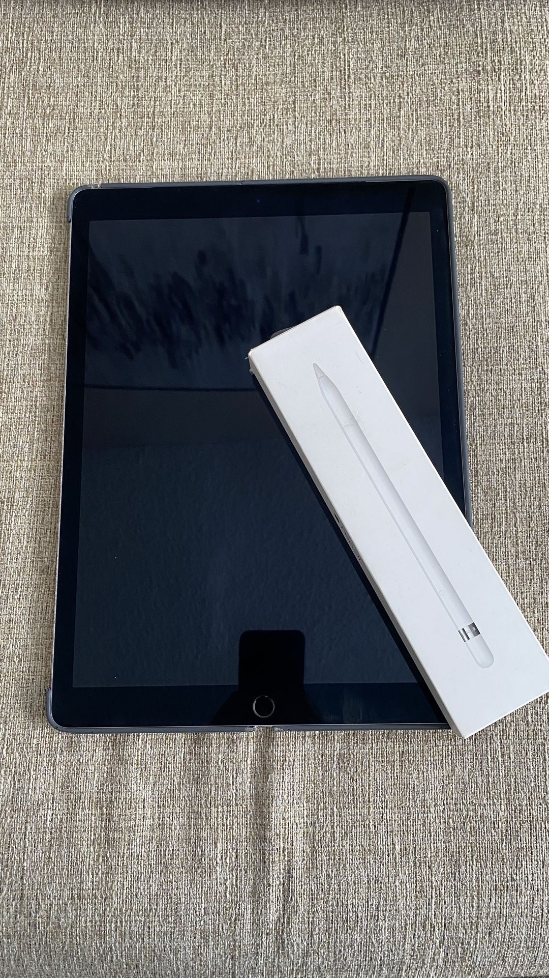 iPad 9th Gen & 1st Gen Apple Pencil Bundle