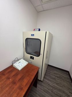 Audio booth for hearing test