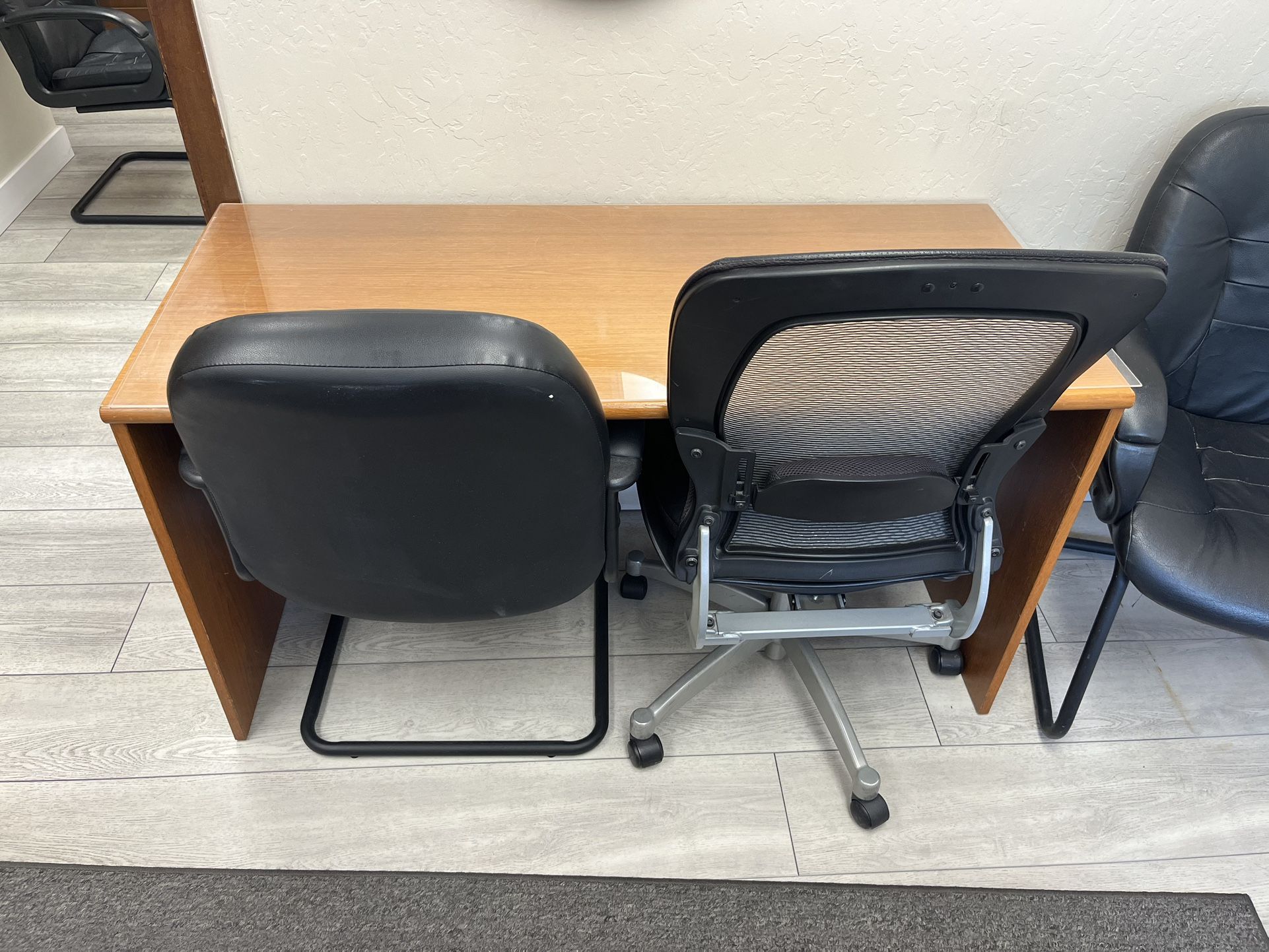 Desk and chair 
