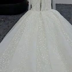 Wedding Dress Cost Me 2500$i Ask 1000$for It Wear One Time Only Brands New 