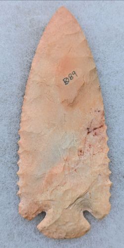 Cool serrated edge point from Kaskaskia with coa from kaskaskia archaeological society dated 1989. Available in Seattle. 1.77 inches wide by 4.13 inch