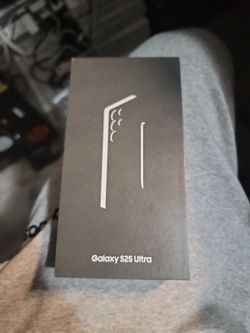 Samsung Galaxy S25 Ultra 256gb Black for Att or Cricket SEALED